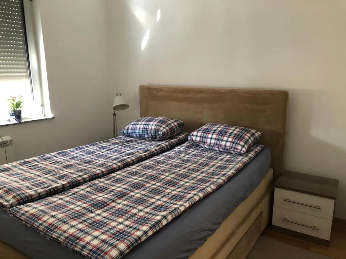 Modern 1 Bed Apartment, near shopping mall Stadion — 2