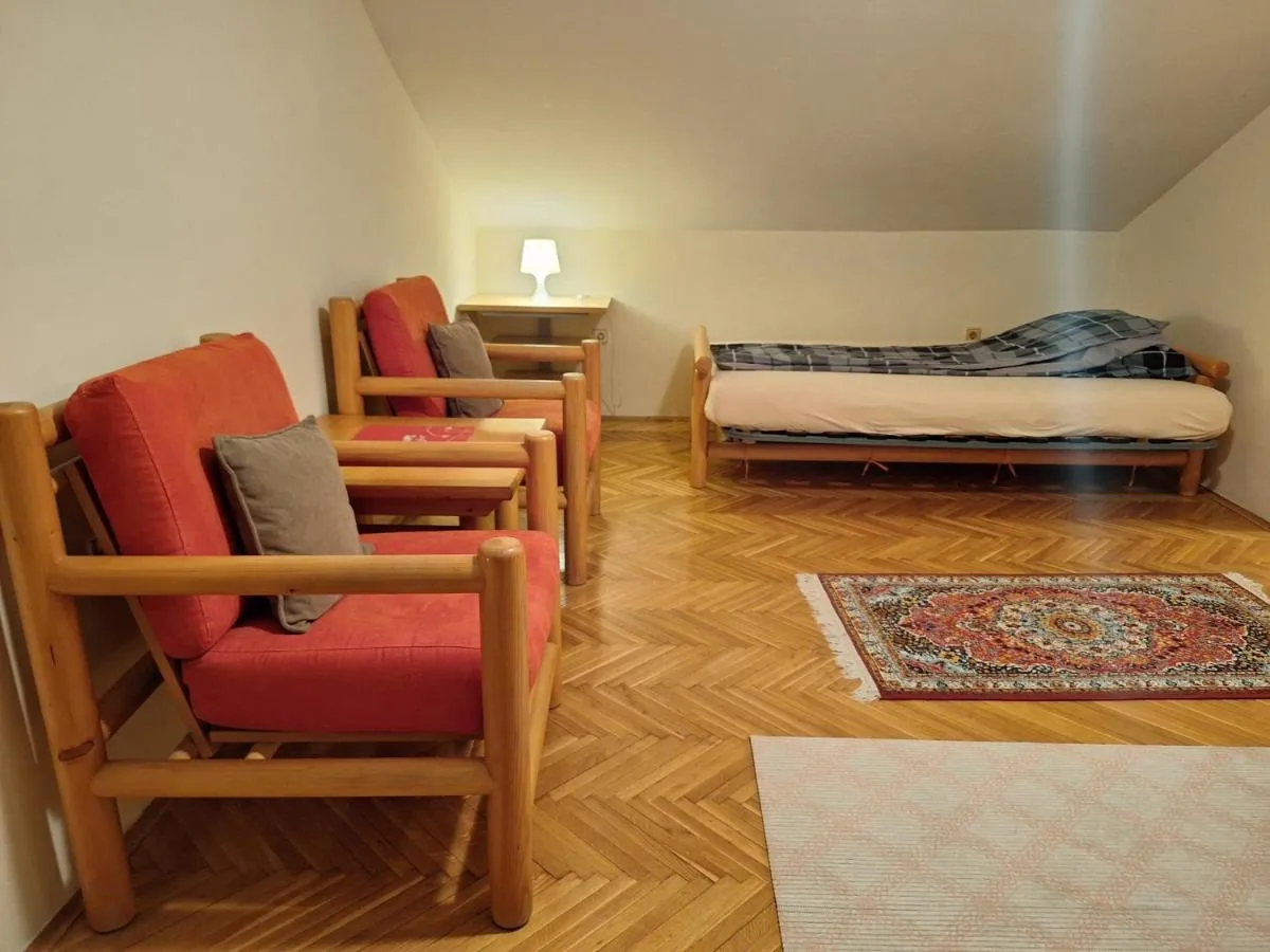NOBLES APARTMENT 4**** — 2