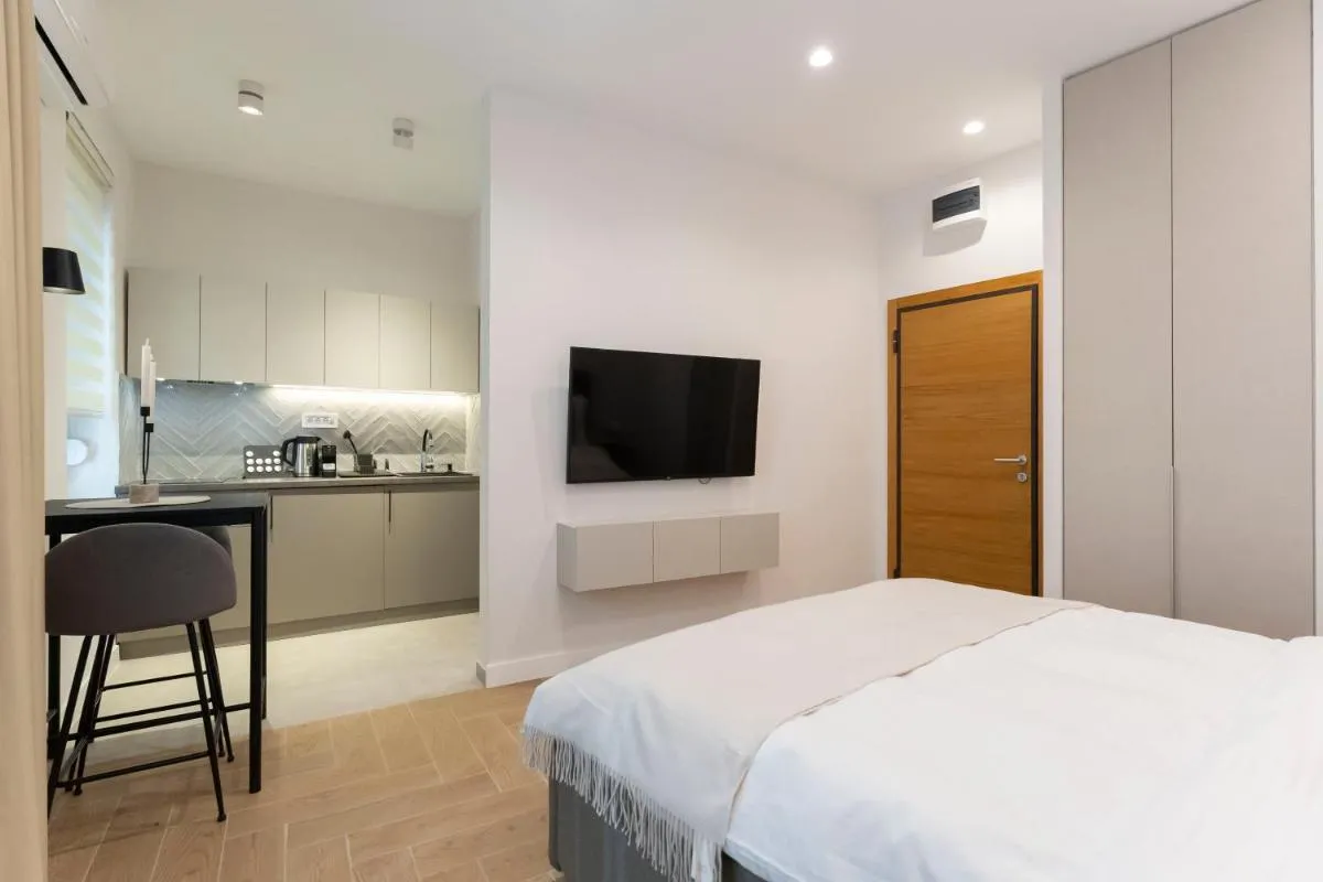 Olive Apartments — 4