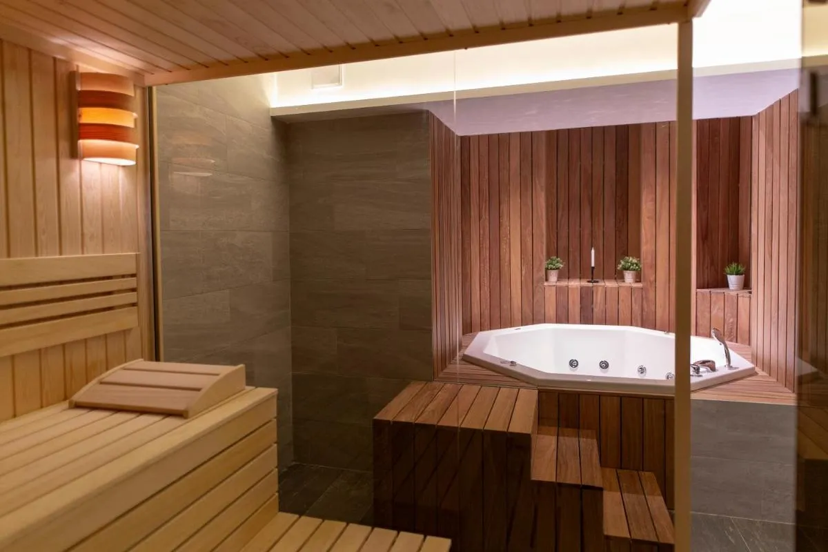 Public House Hotel — 3