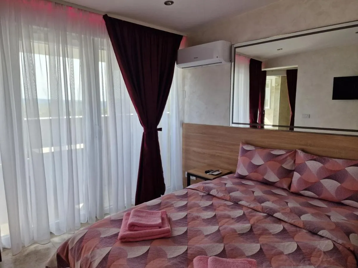 Rooms Green Set — 4
