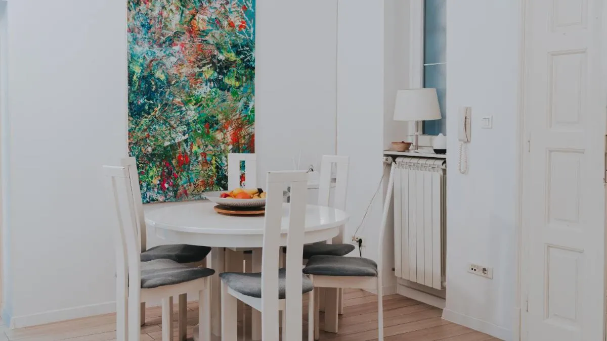 Salon Apartment in Dorcol Historical — 2