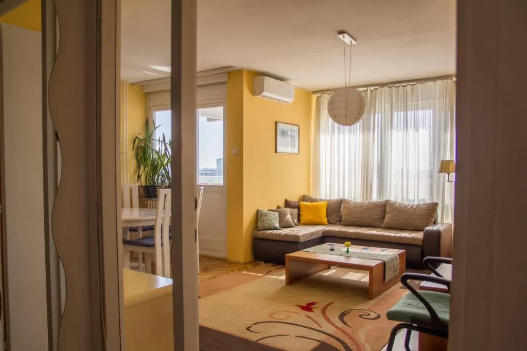 Sunny Apartment