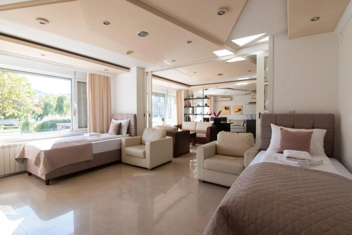 Sweet House Parlament Lux — 2