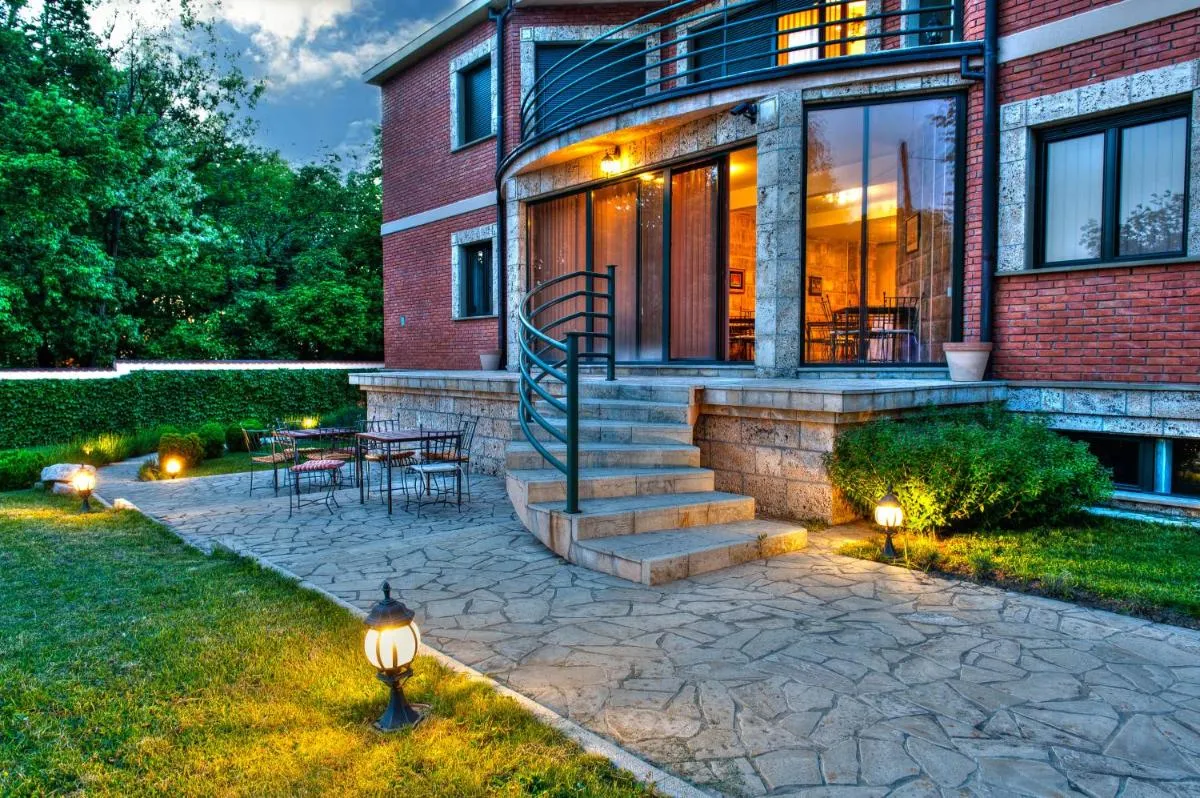 The Belgrade Hills Rooms and Suites — 4