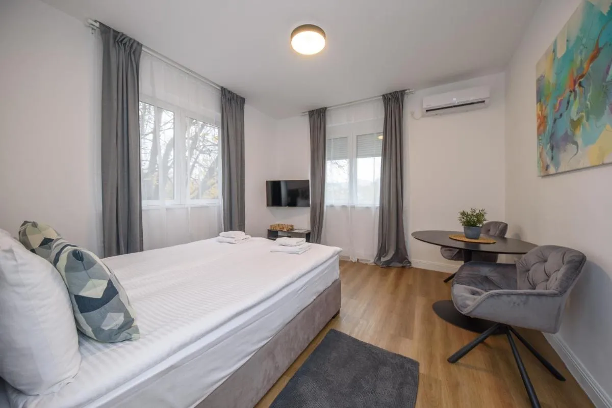 Top Central 6 Apartments — 2