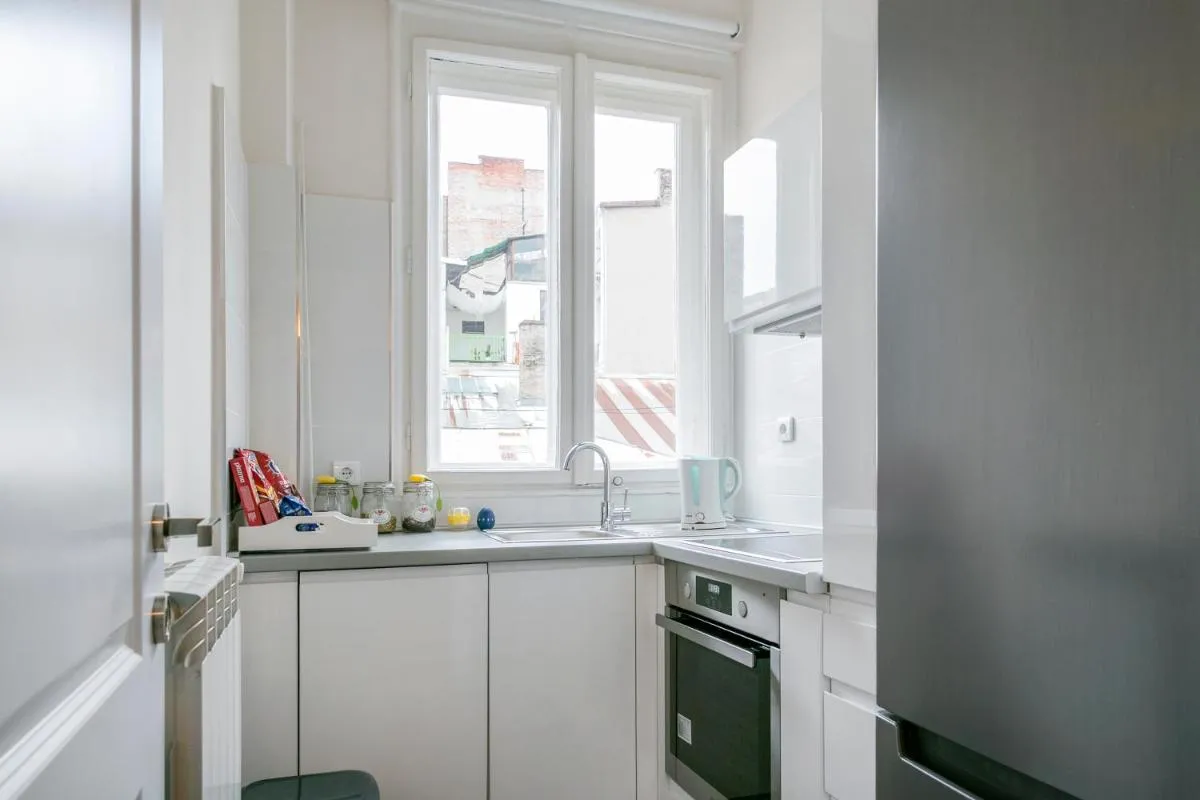 Urban Downtown Apartment — 3