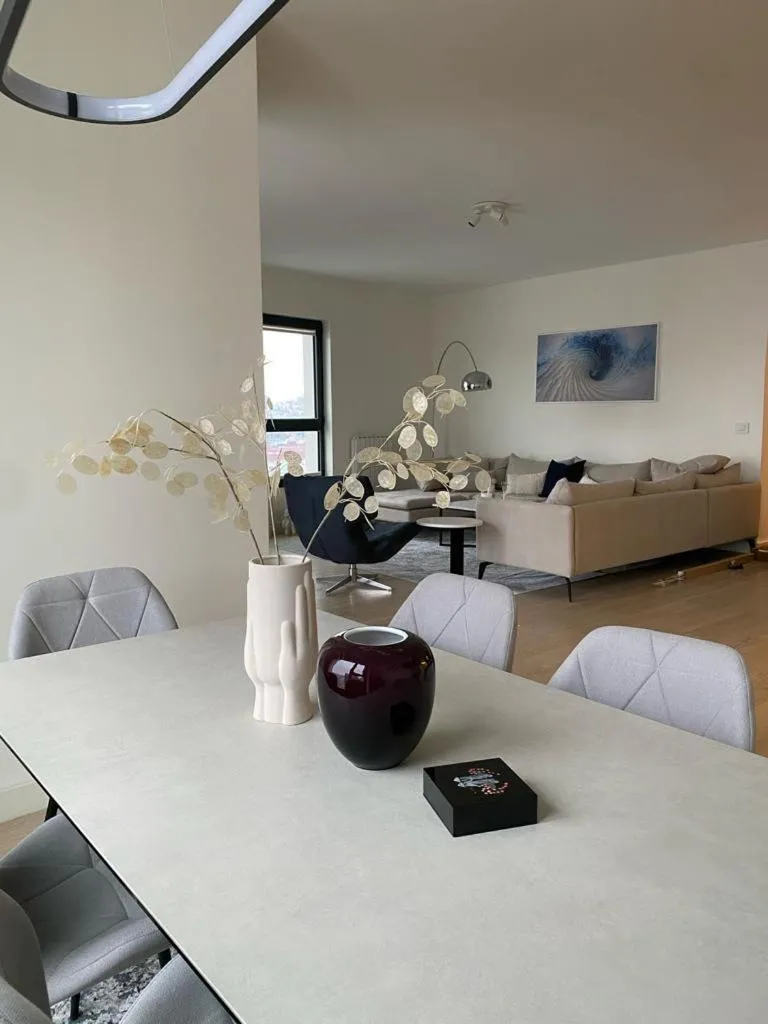 Voyager 360, FREE PRIVATE PARKING — 4