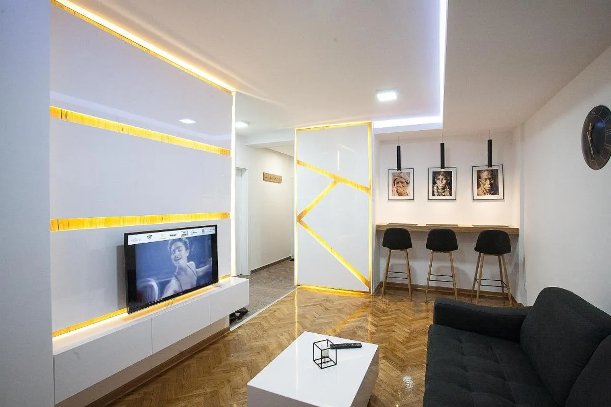 White Lux apartment — 5
