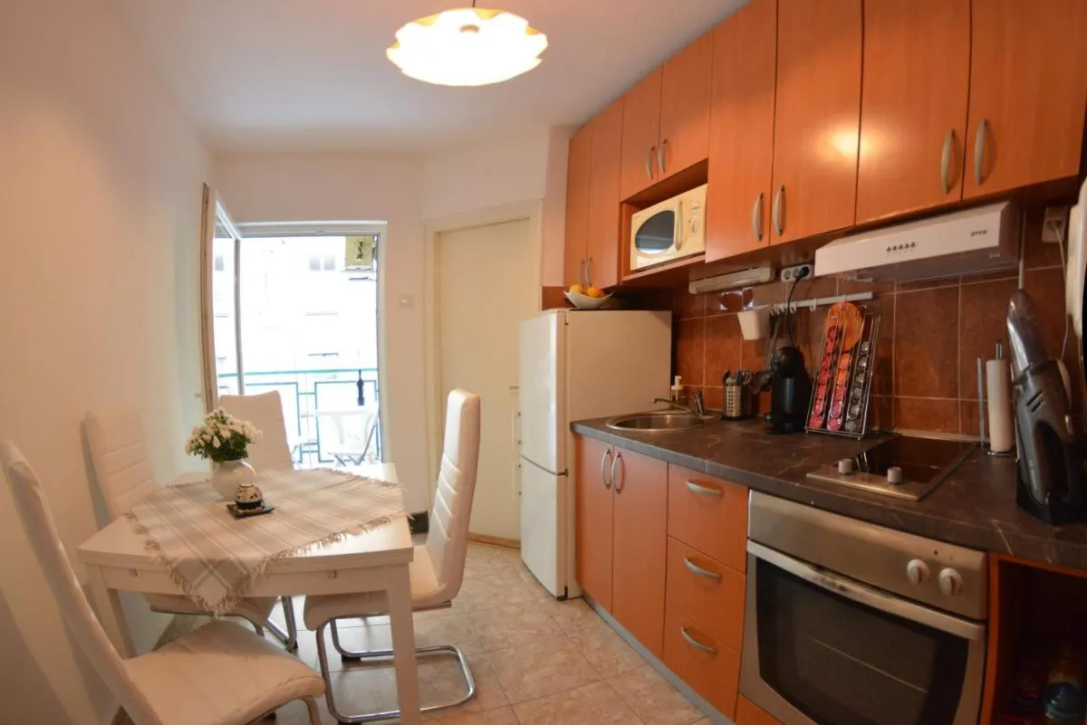 White Night City Center Apartman — 3