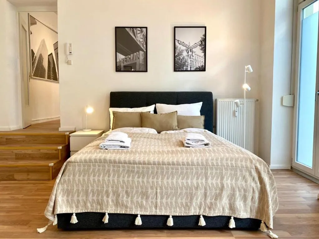 Homely Berlin – Spacious Flat Quiet, Friedrichstraße, River
