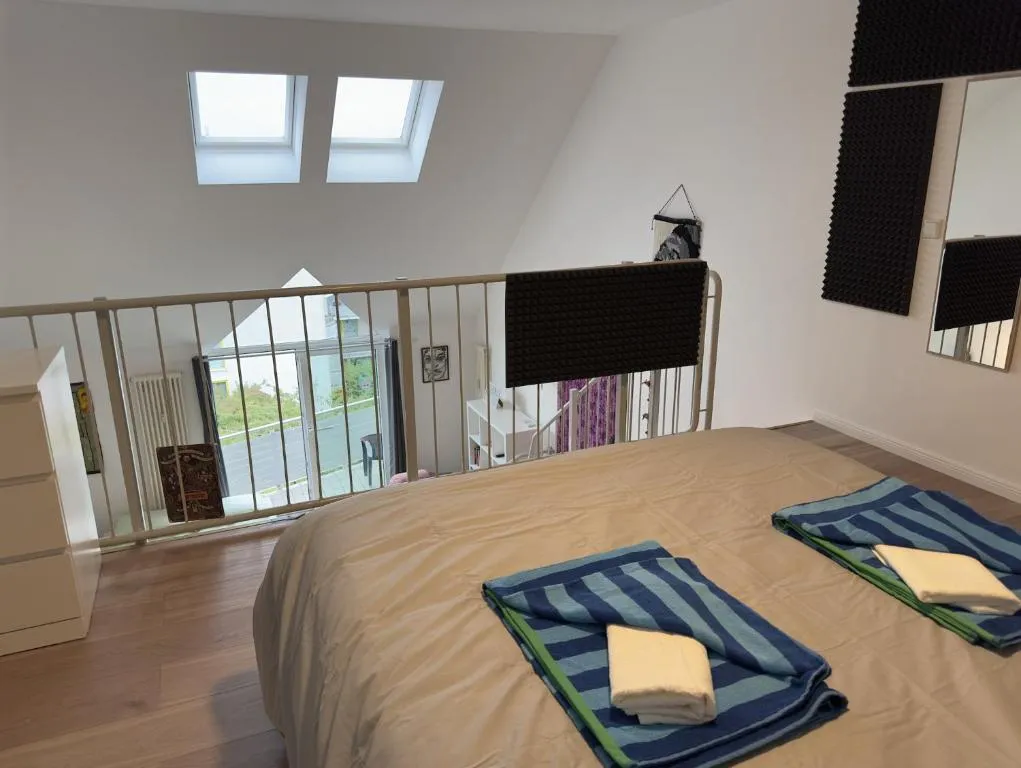 Inspiring, Bright Loft – Garage, WiFi, Bicycle