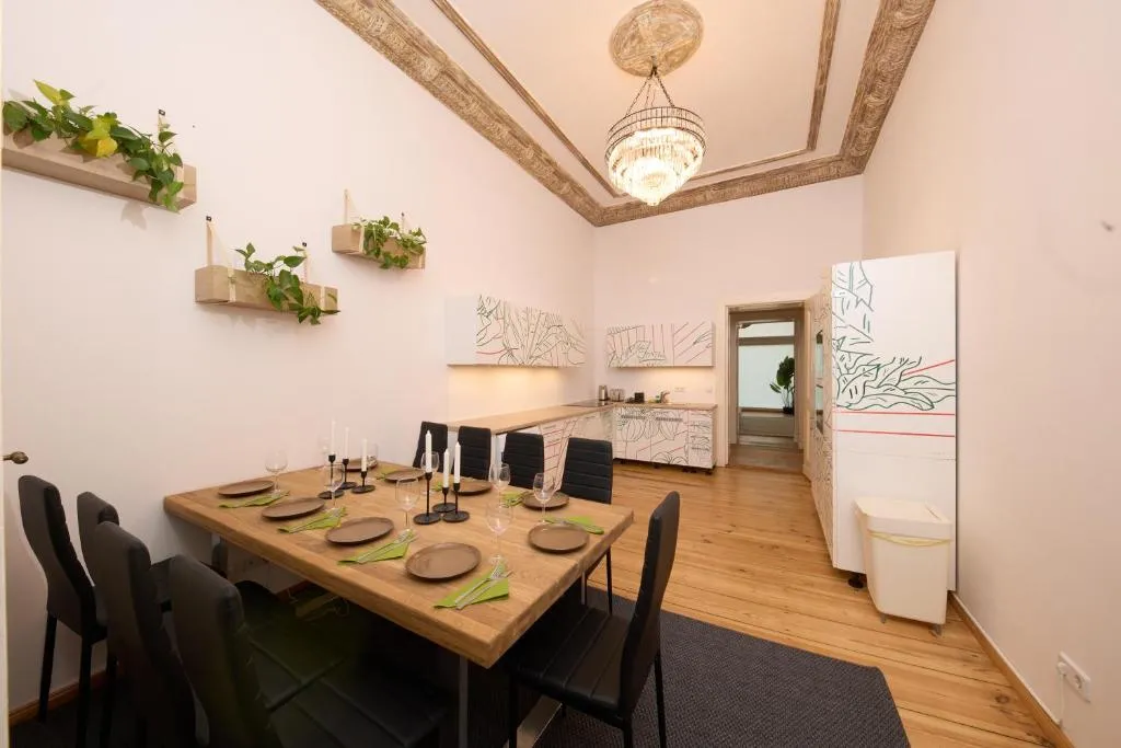 STAYWELL – Apartment am Schloss Bellevue für bis zu 12 Personen
