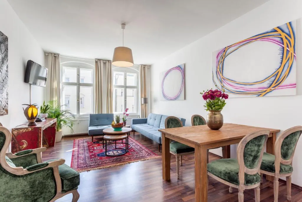 The Rheinsberger – cosy 2BR one living room up to 5