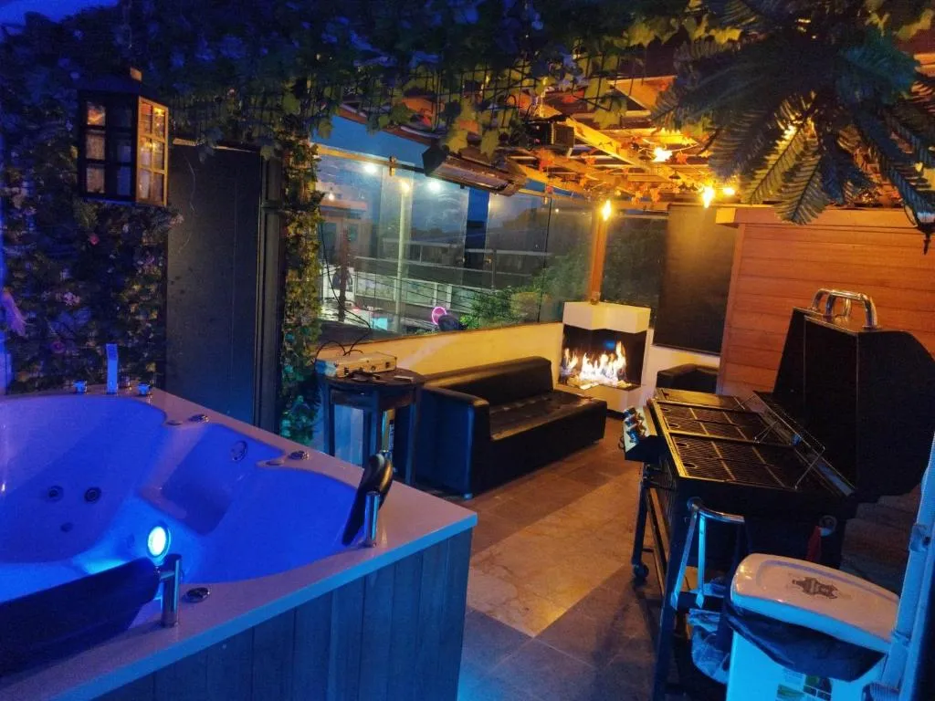 Image of Apartamento Penthouse con Jacuzzi y Chimenea