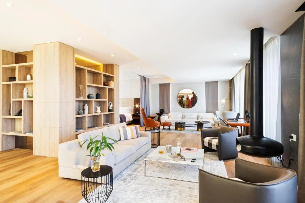 Image 4 of Cassa Luxury Homes