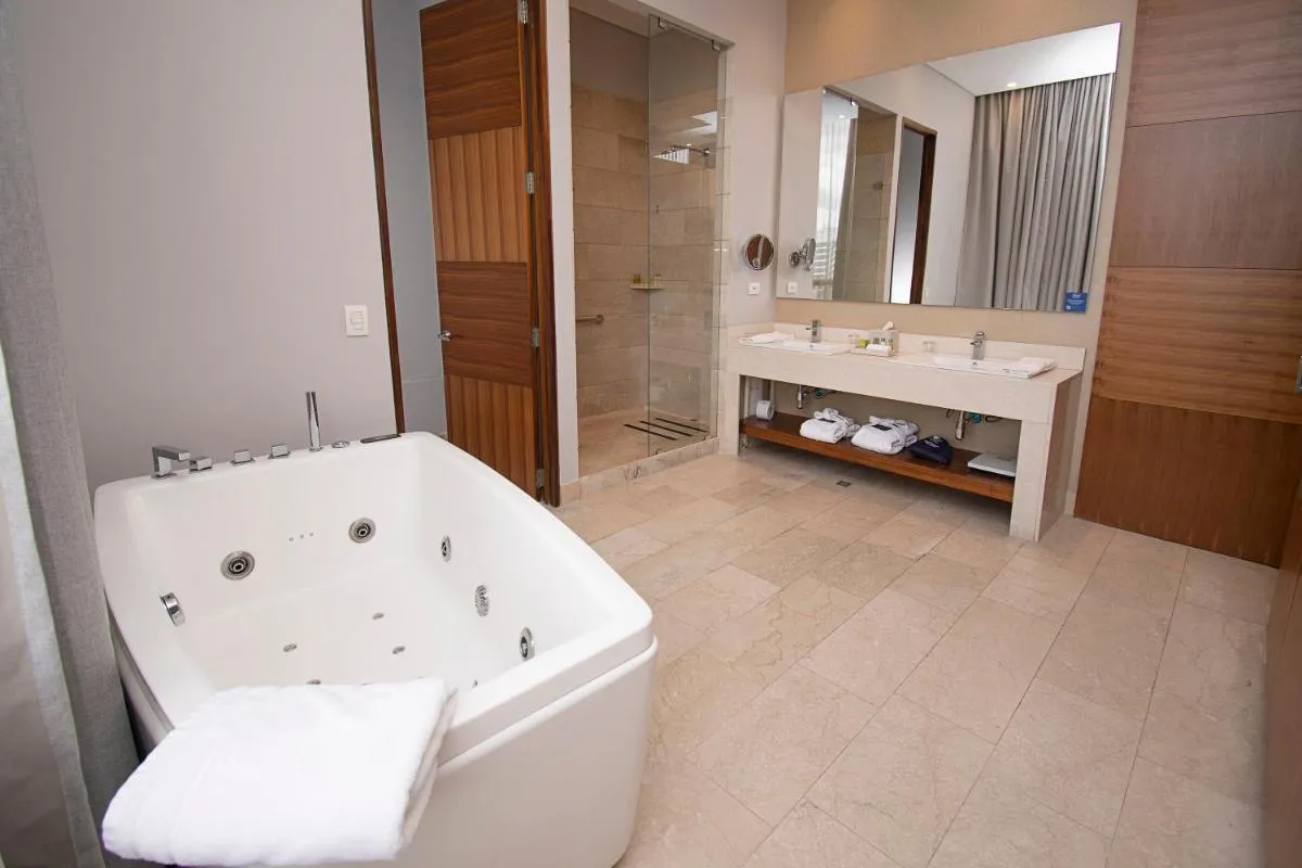 Image 2 of DoubleTree by Hilton Bogota Parque 93