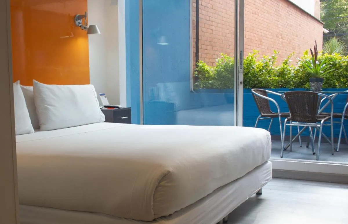 Image 2 of Hotel 104 Art Suites