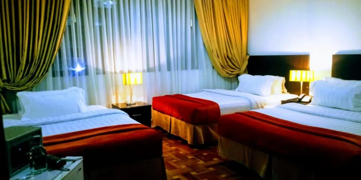 Image 1 of Hotel Day 121