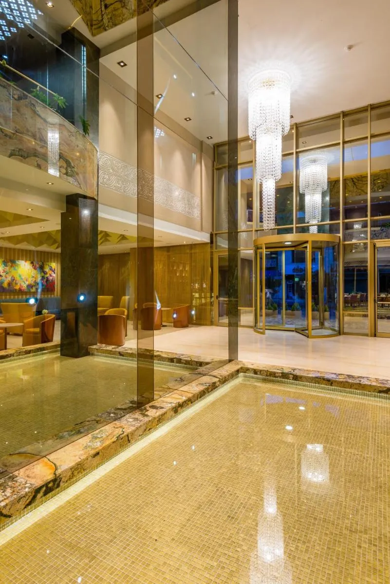 Image 3 of Hotel El Dorado Bogota