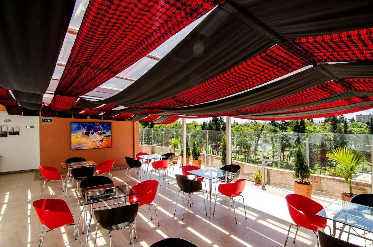 Image 2 of Hotel Parque 63