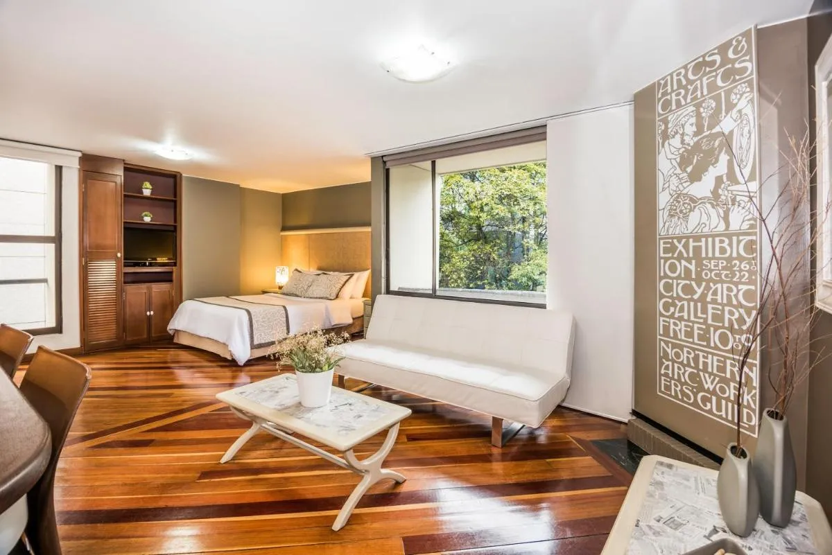 Image 4 of Lloyds Apartasuites Parque 93