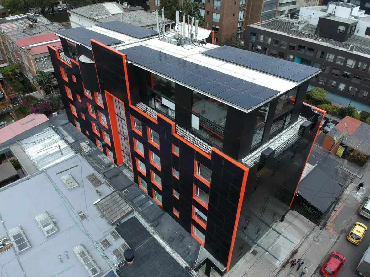 Image 4 of Richmond Suites Hotel