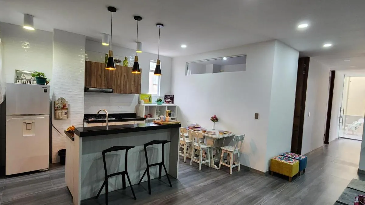 Image 1 of 8 minutos del aeropuerto apartamento FAMILIAR lindo y acogedor