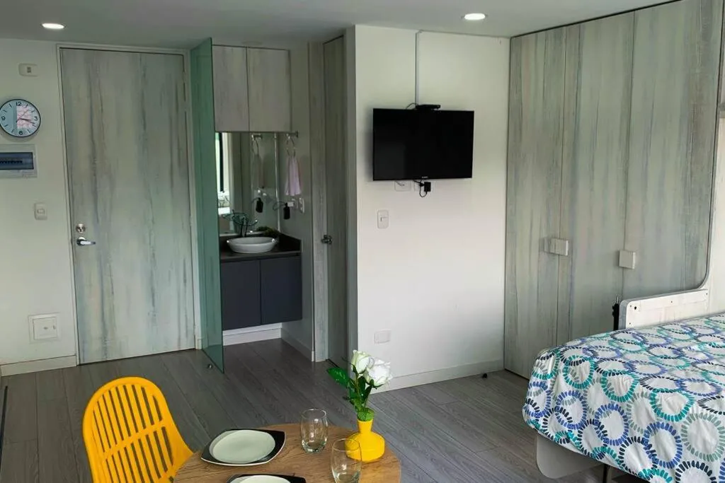 Image 6 of APTOTIV209 – Espectacular aparta estudio tipo loft – Chapinero – Wifi – TV