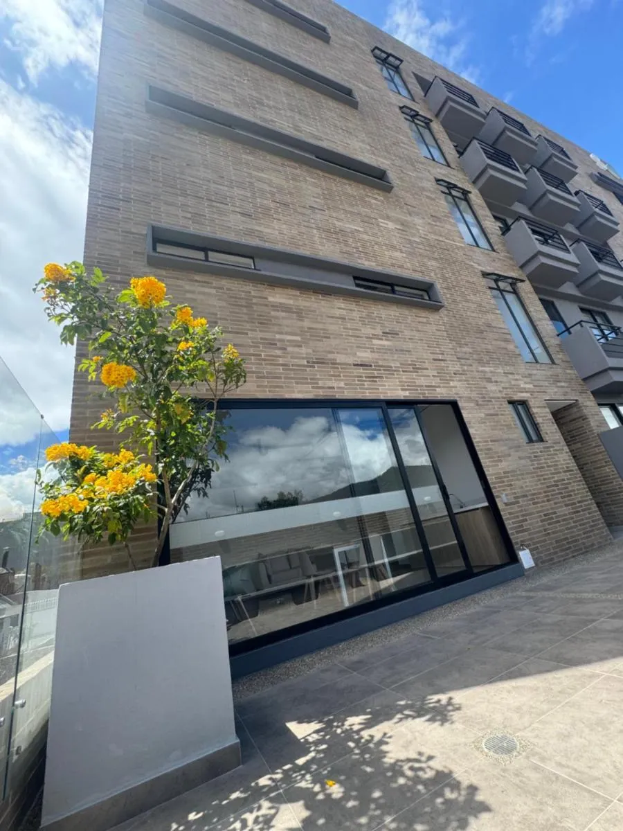 Image 1 of Acogedor apartaestudio con balcón – 116 Santa Bárbara!