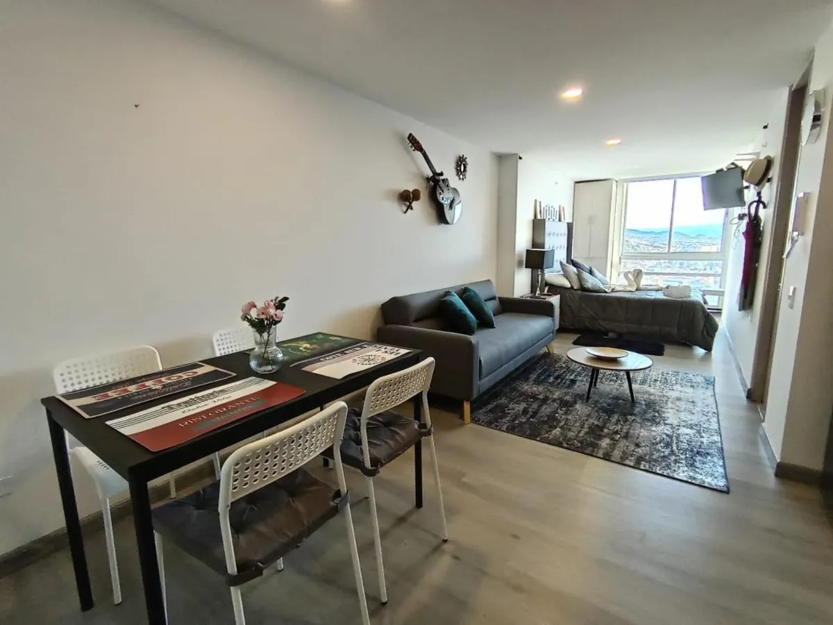 Image 1 of Alta vista 2921