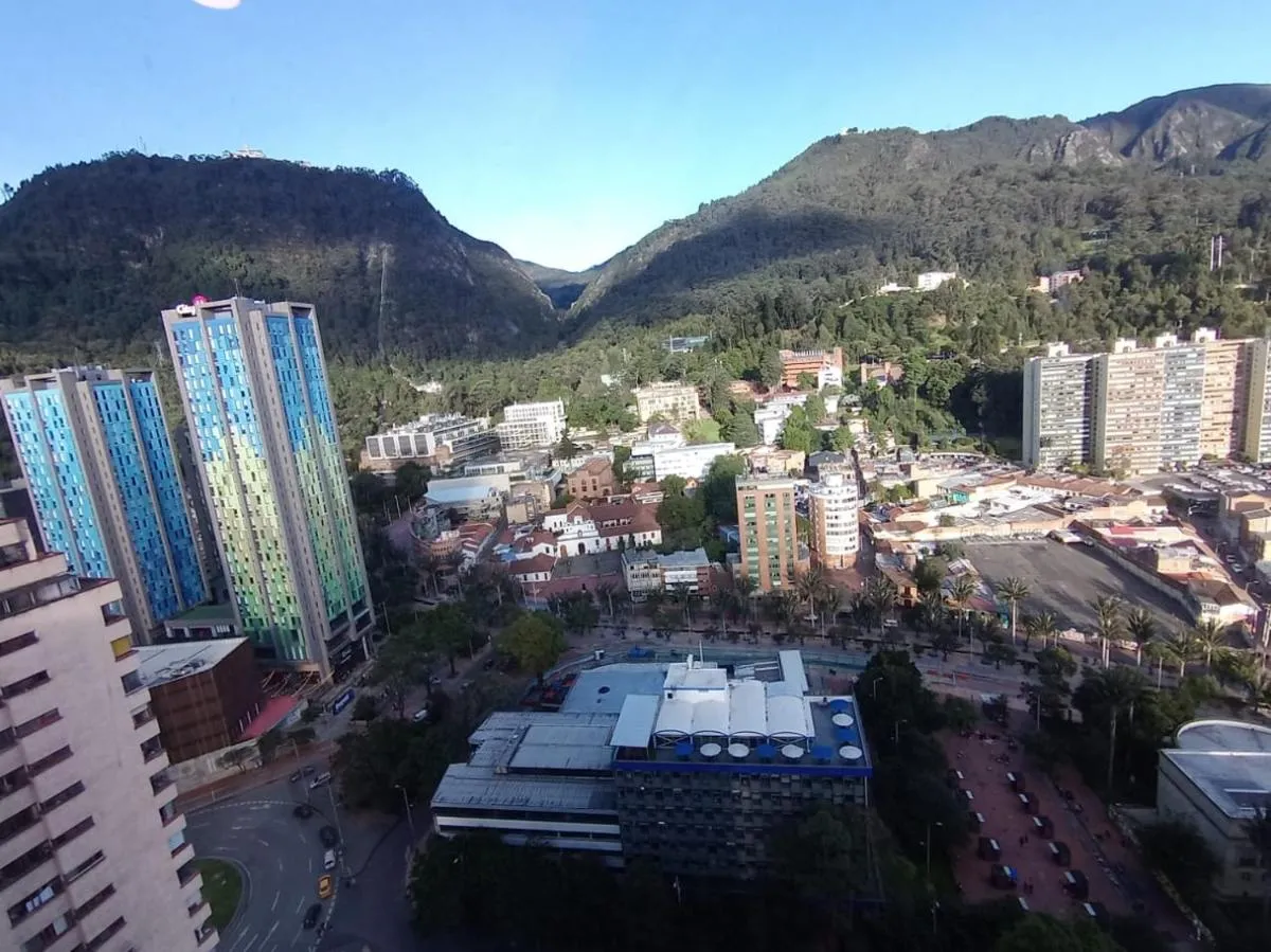 Image 2 of Alta vista 2921