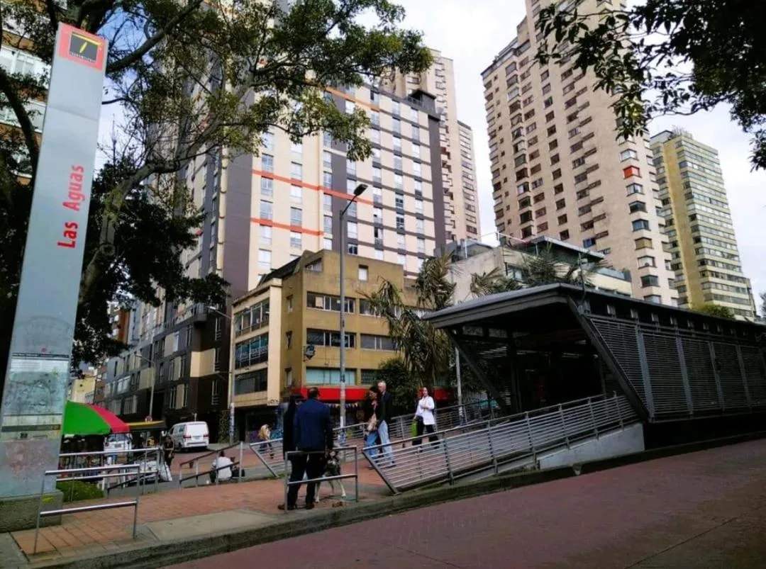 Image 4 of Alta vista 2921