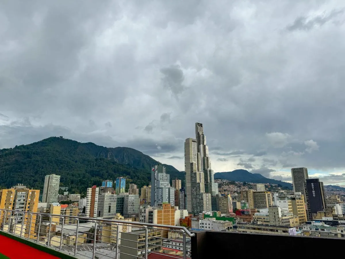 Image 4 of ApartaSuite con la mejor vista en Centro Internacional Bogotá