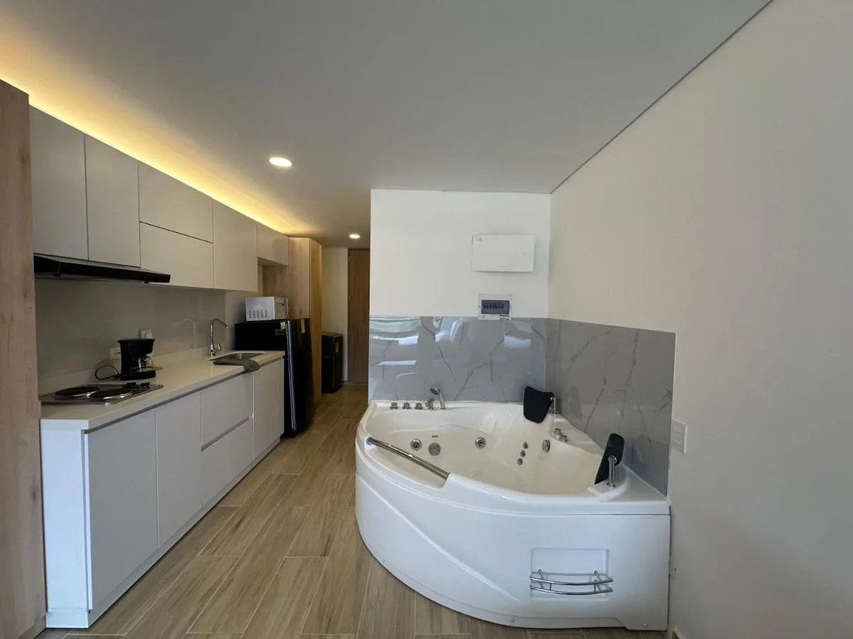 Image 3 of Apartaestudio con Jacuzzi privado y vista a las montanas!