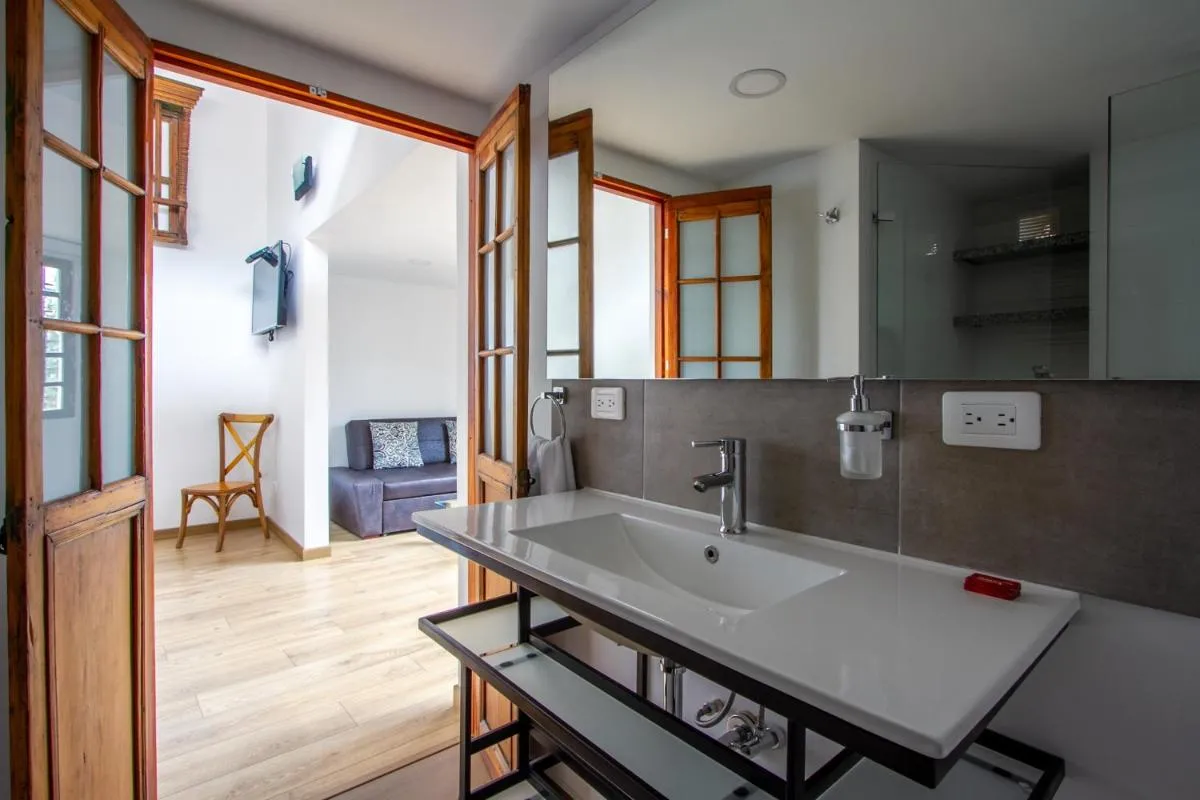 Image 4 of Apartaestudios La Candelaria