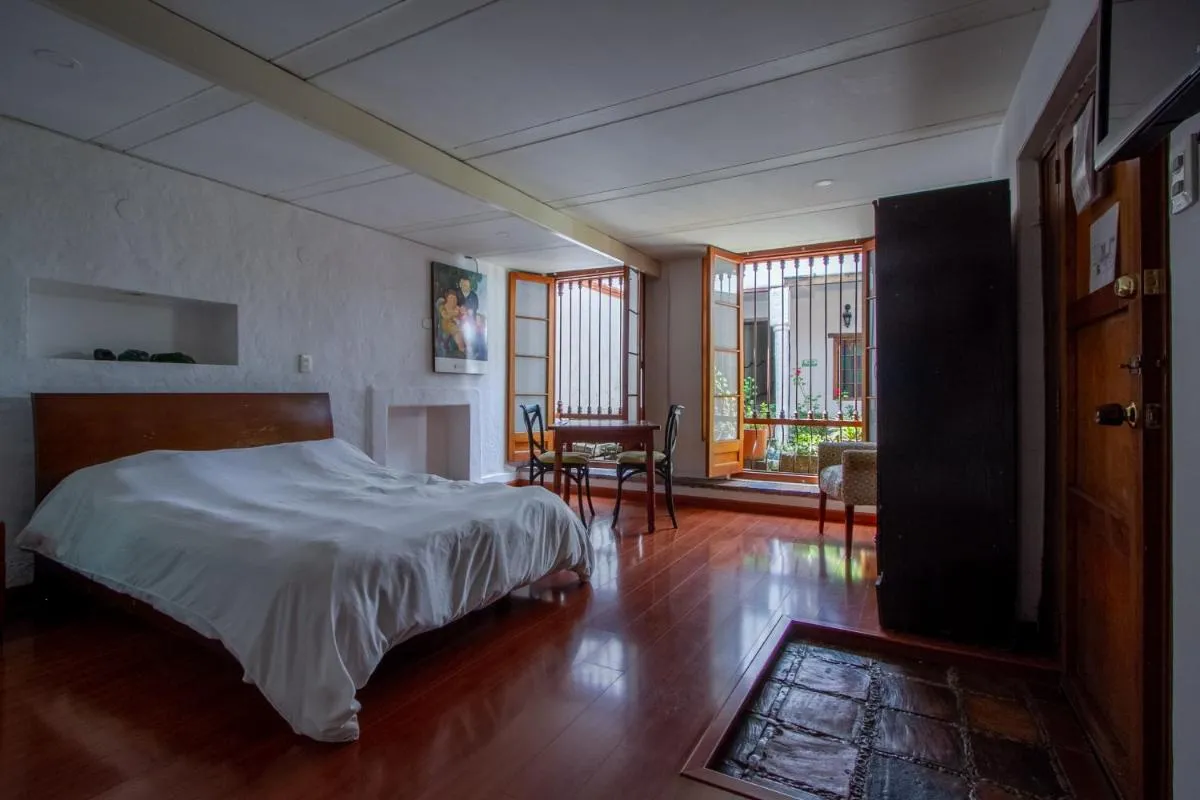 Image 1 of Apartaestudios La Candelaria
