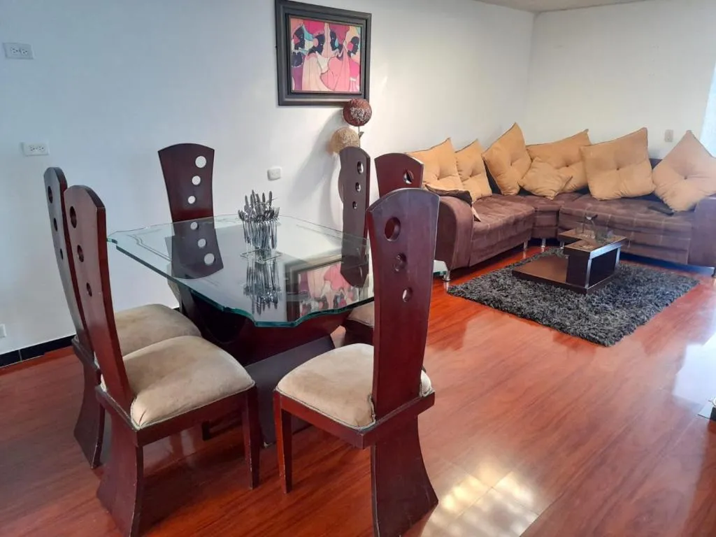 Image of Apartamento Familiar, buena ubicación, amplio cerca al Aeropuerto el Dorado