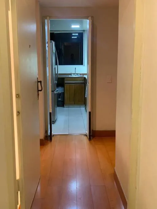 Image 4 of Apartamento en Rosales una habitación, dos baños, sala comedor y cocina. Vista maravillosa de la ciudad