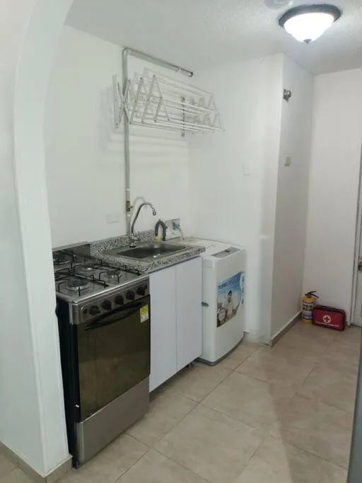 Image 4 of Bonito aparta estudio central