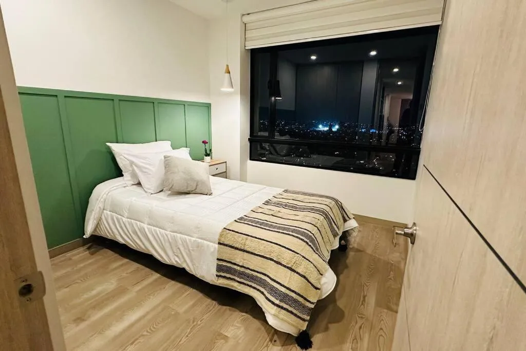 Image 2 of Brand new Apt, perfect City view