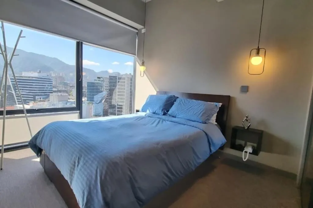 Image 4 of Bright luxurious flat with stunning view workspace