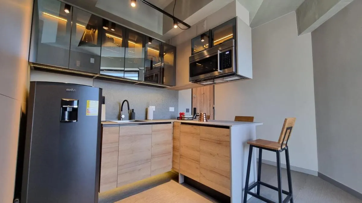 Image 2 of Bright luxurious flat with stunning view workspace