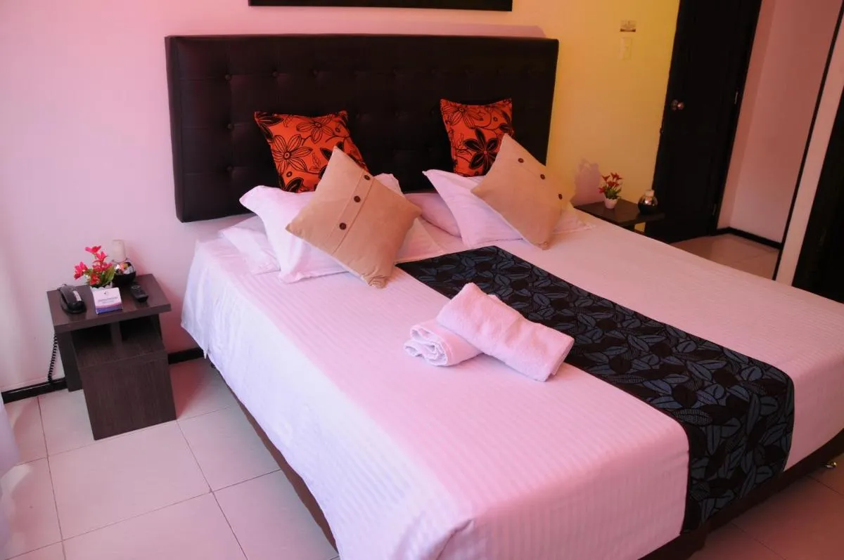 Image 1 of Central House Hotel