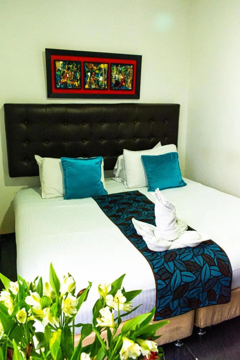 Image 3 of Central House Hotel