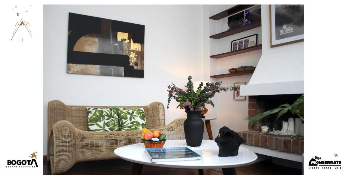Image 4 of Depa Monserrate – Charming Historic Nest with Breathtaking Mountain Views – Apartaestudio