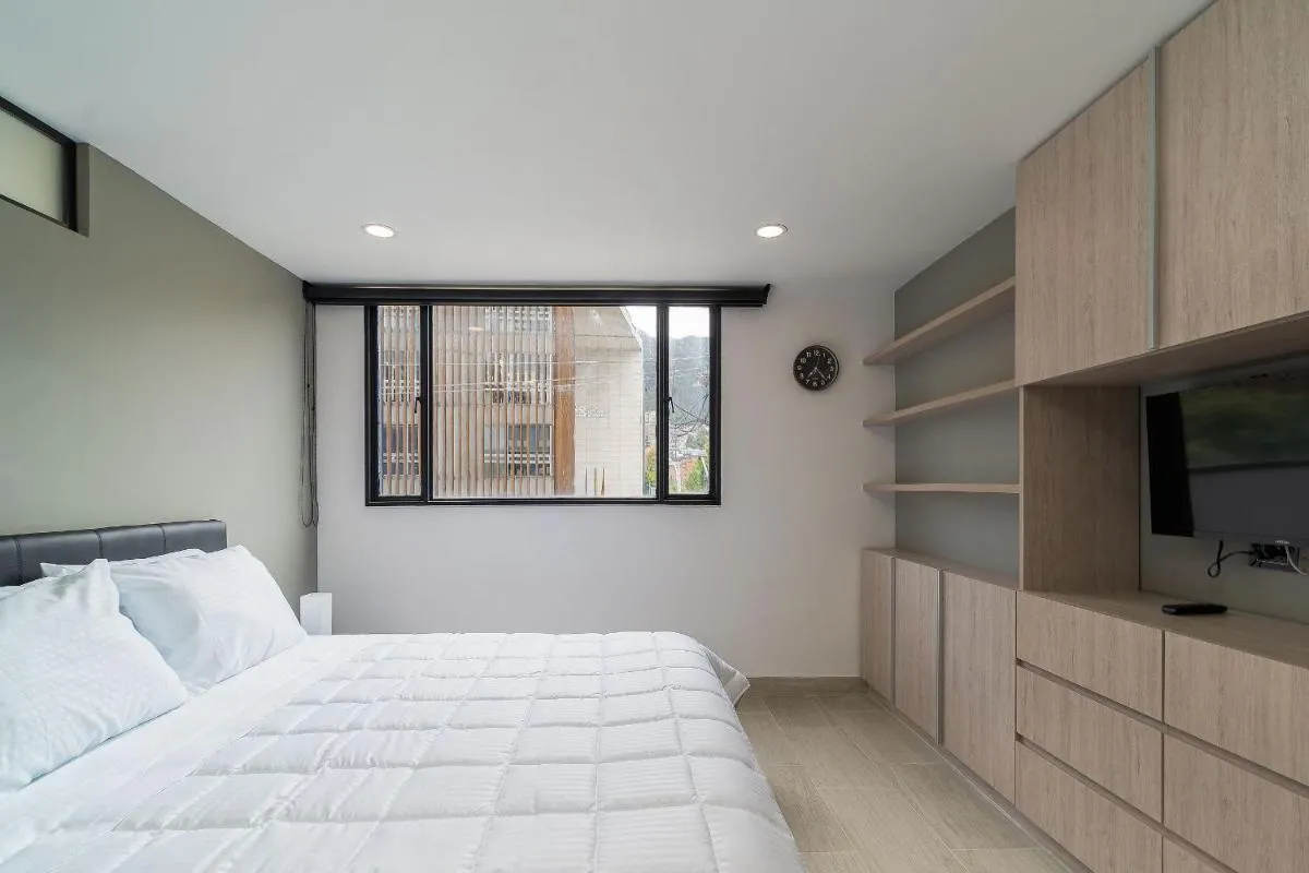 Image 3 of Espacioso 2BR en Quinta Camacho con Parking