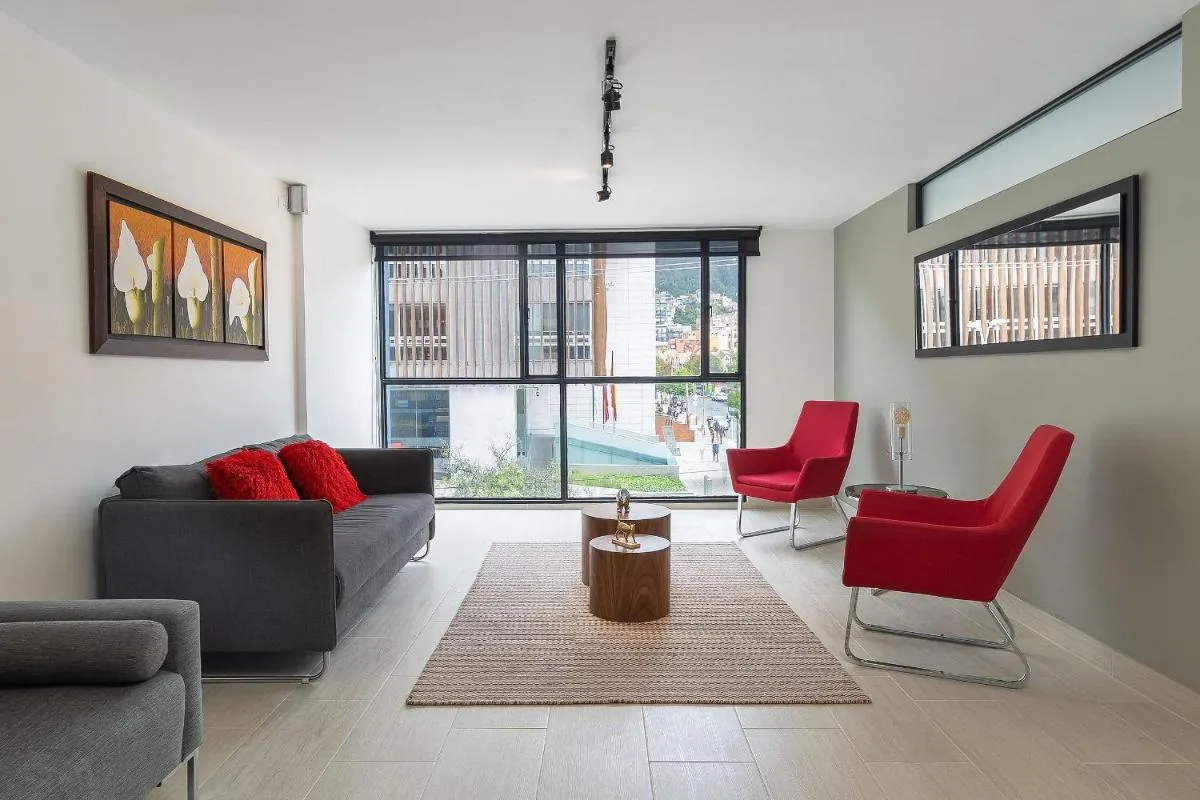 Image 6 of Espacioso 2BR en Quinta Camacho con Parking
