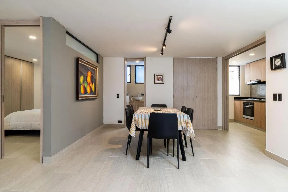 Image 4 of Espacioso 2BR en Quinta Camacho con Parking