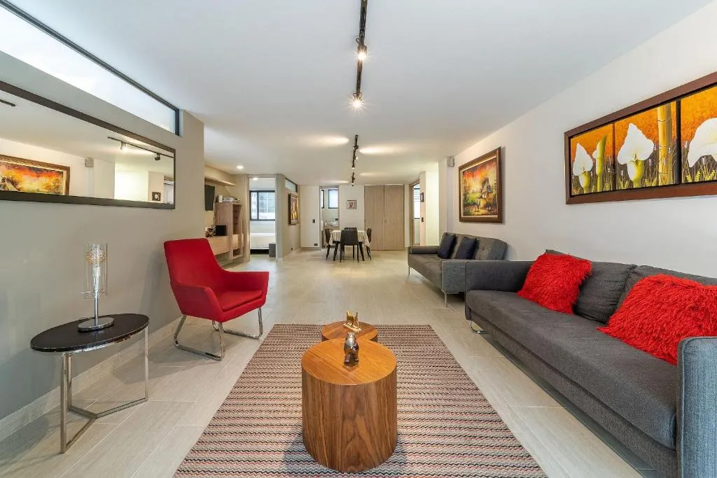 Image of Espacioso 2BR en Quinta Camacho con Parking